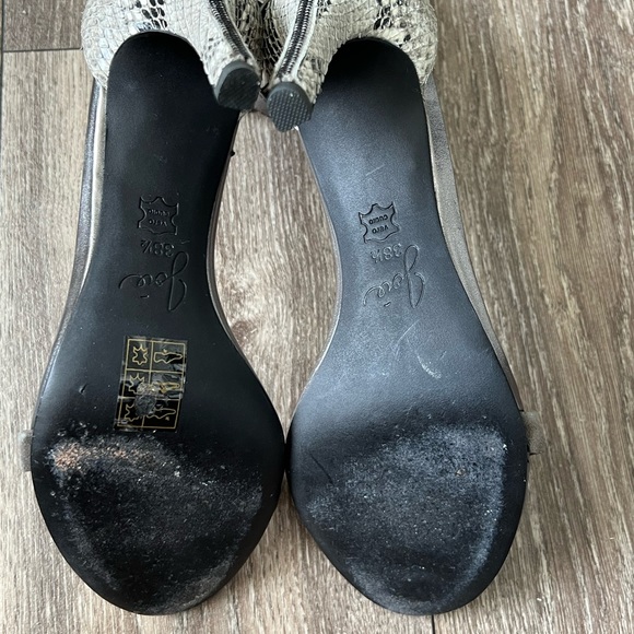 Joie Abbott Sandal - Picture 10 of 11